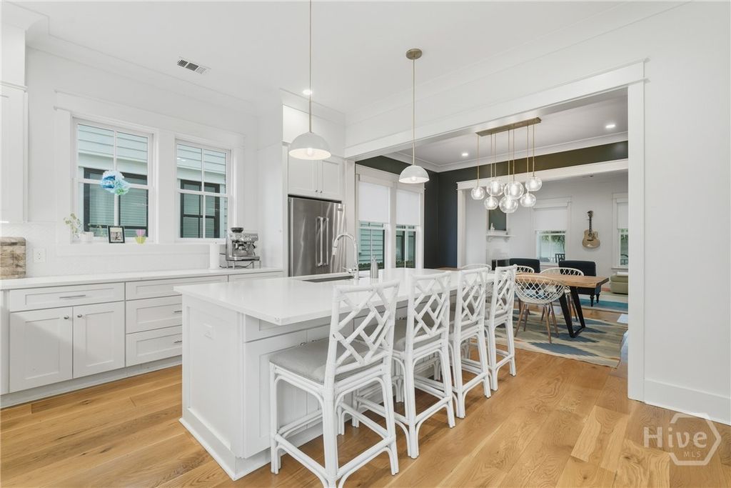 Image 25 of property listing at 110 E 38th Street, Savannah, GA 31401