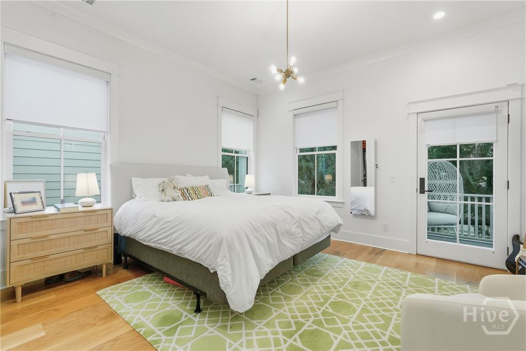 Image 33 of property listing at 110 E 38th Street, Savannah, GA 31401