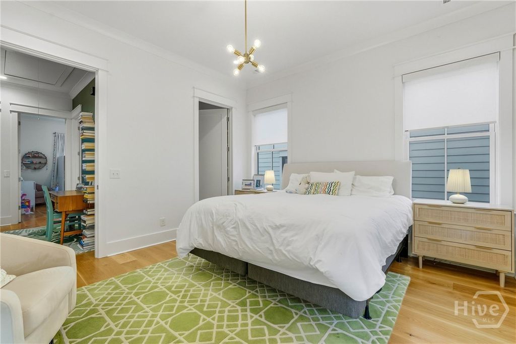 Image 34 of property listing at 110 E 38th Street, Savannah, GA 31401