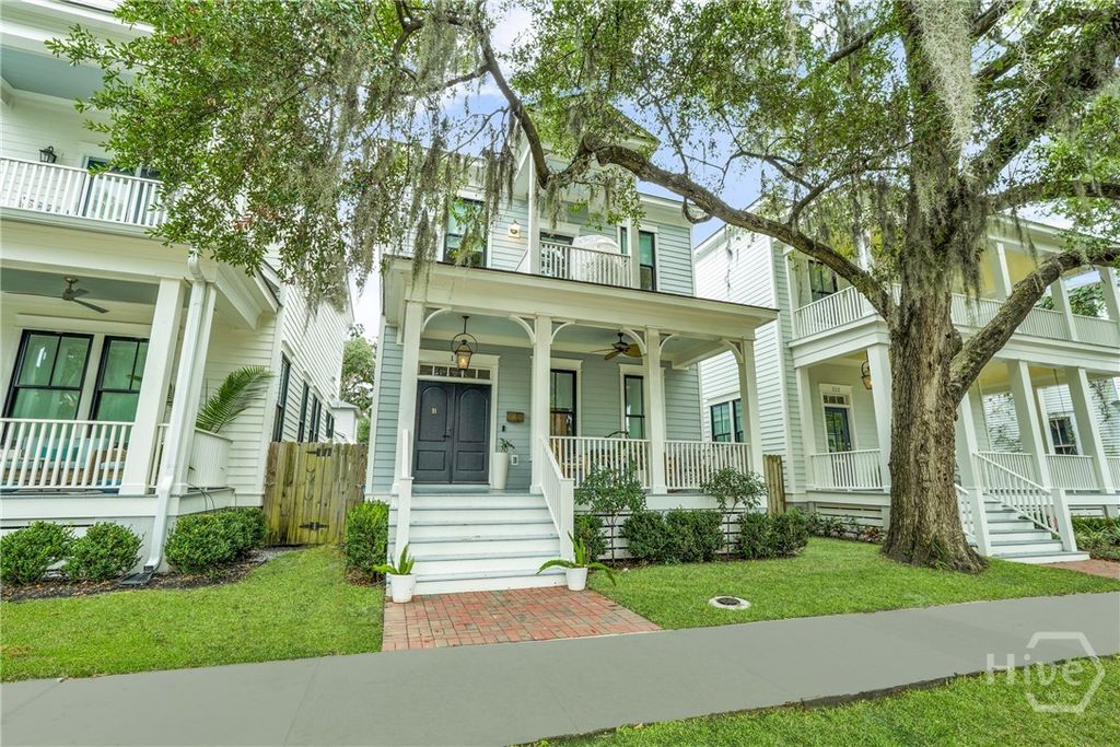 Image 4 of property listing at 110 E 38th Street, Savannah, GA 31401