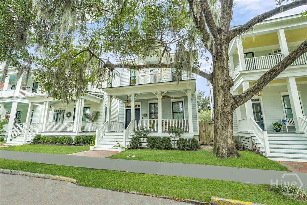 Image 5 of property listing at 110 E 38th Street, Savannah, GA 31401