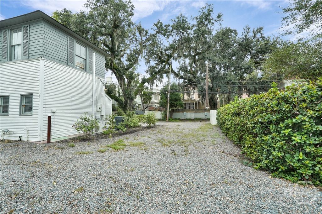 Image 60 of property listing at 110 E 38th Street, Savannah, GA 31401