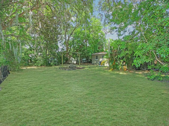 2541 S PALMETTO AVENUE, Sanford, FL 32773