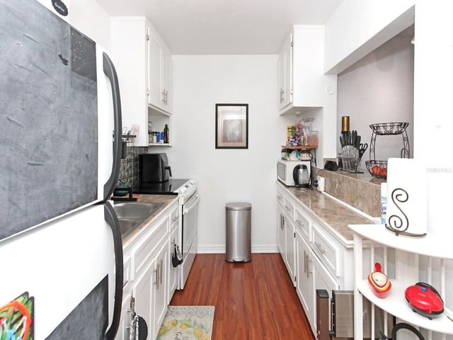 2541 S PALMETTO AVENUE, Sanford, FL 32773