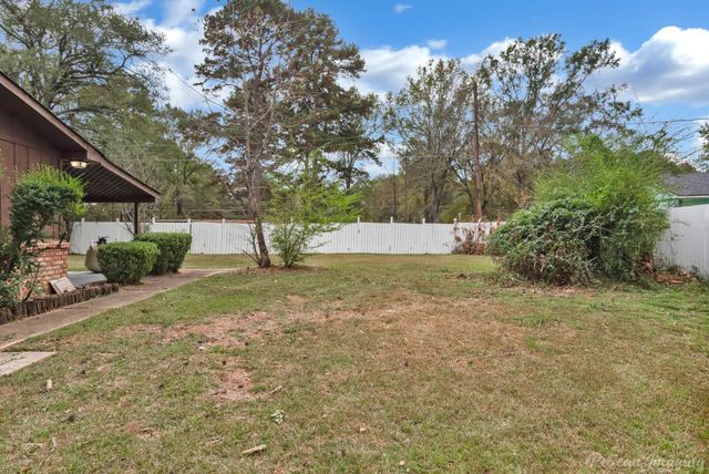 8185 Fleetwood Drive, Greenwood, LA 71033