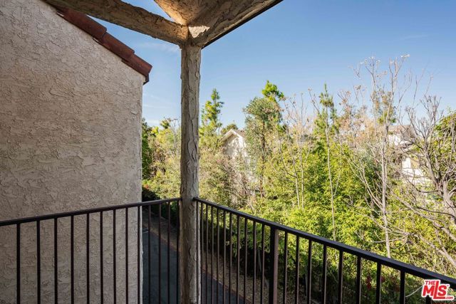 23401 Park Sorrento 30, Calabasas, CA 91302