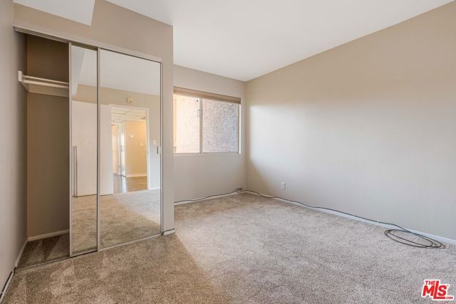 23401 Park Sorrento 30, Calabasas, CA 91302