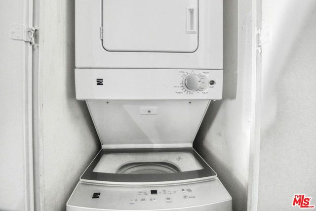 23401 Park Sorrento 30, Calabasas, CA 91302