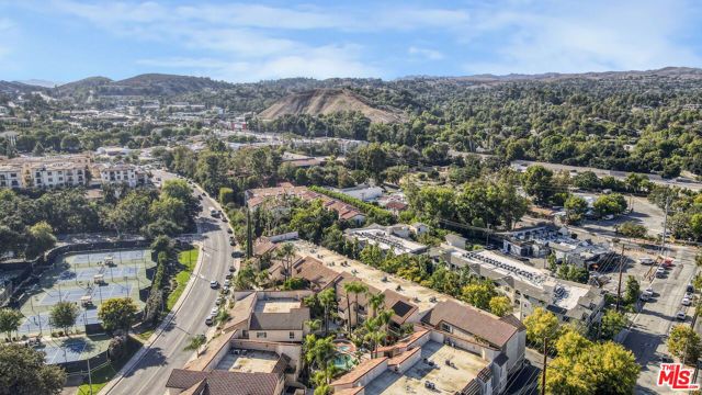 23401 Park Sorrento 30, Calabasas, CA 91302