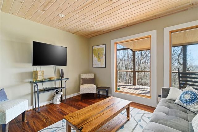 1300 Quail Cove Drive, Jasper, GA 30143