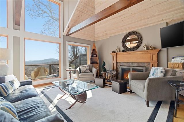 1300 Quail Cove Drive, Jasper, GA 30143