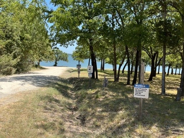 952 Lake Road, Gordonville, TX 76245