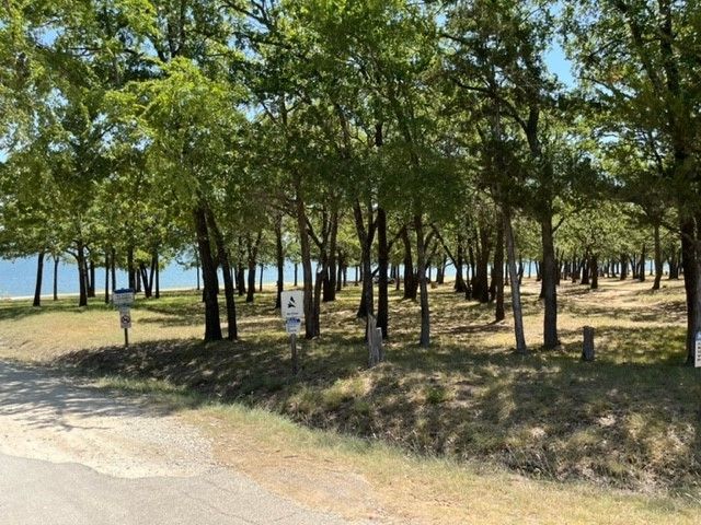 952 Lake Road, Gordonville, TX 76245