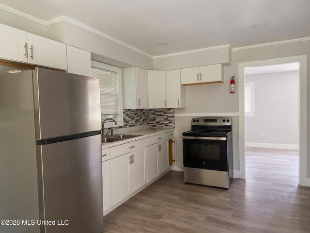 3057 Woodside Drive, Jackson, MS 39212