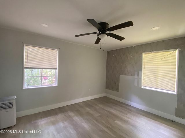3057 Woodside Drive, Jackson, MS 39212