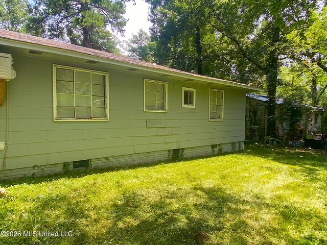 3057 Woodside Drive, Jackson, MS 39212