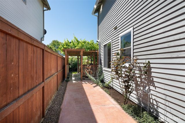 5726 67th Street NE, Marysville, WA 98270