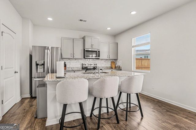 8236 Castleton Drive, Fairburn, GA 30213