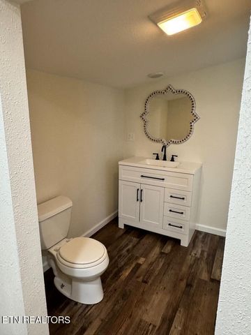 389 N 4Th Ave, Cookeville, TN 38506