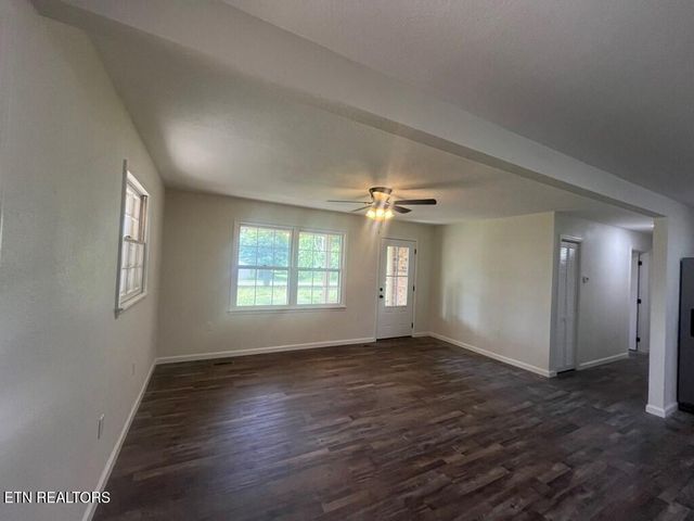 389 N 4Th Ave, Cookeville, TN 38506