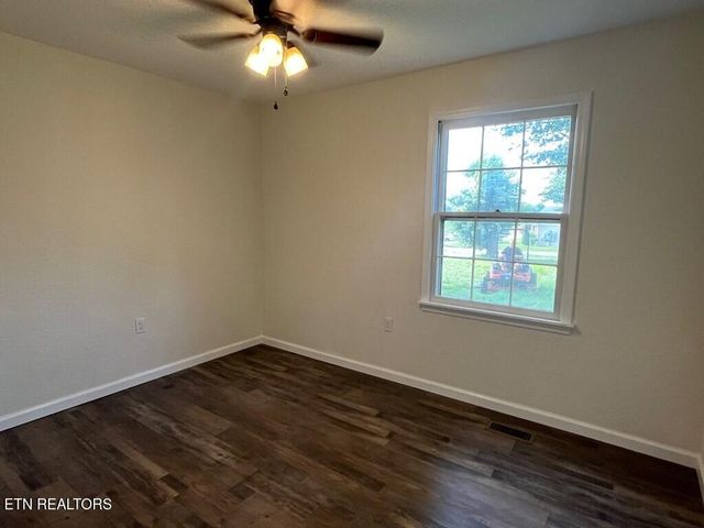 389 N 4Th Ave, Cookeville, TN 38506