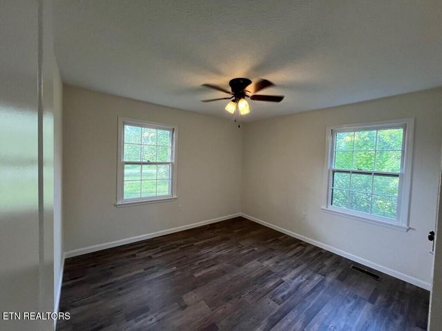 389 N 4Th Ave, Cookeville, TN 38506