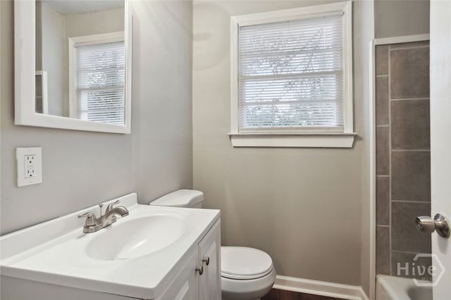 1104 W Victory Drive, Savannah, GA 31405