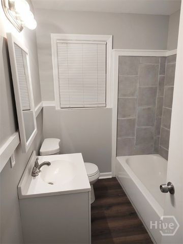 1104 W Victory Drive, Savannah, GA 31405