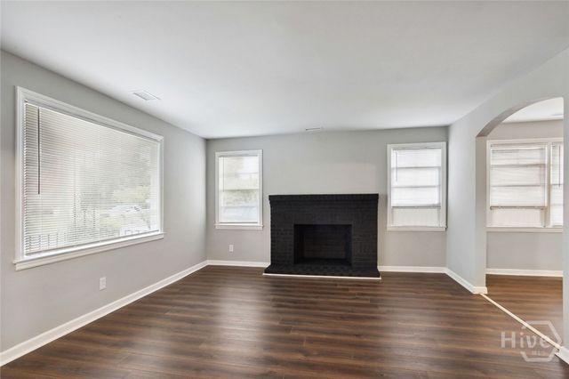 1104 W Victory Drive, Savannah, GA 31405