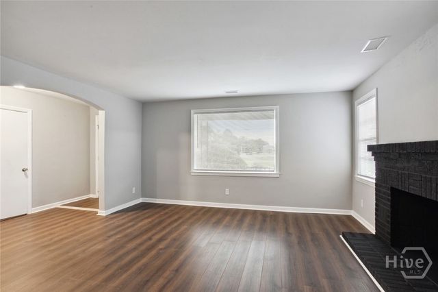 1104 W Victory Drive, Savannah, GA 31405