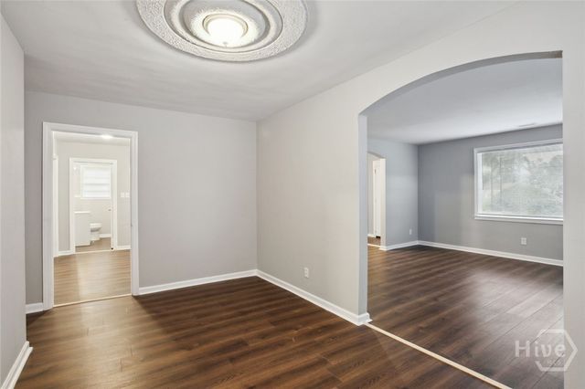 1104 W Victory Drive, Savannah, GA 31405