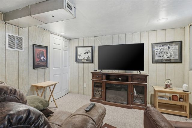 36 King St, Groveland, MA 01834