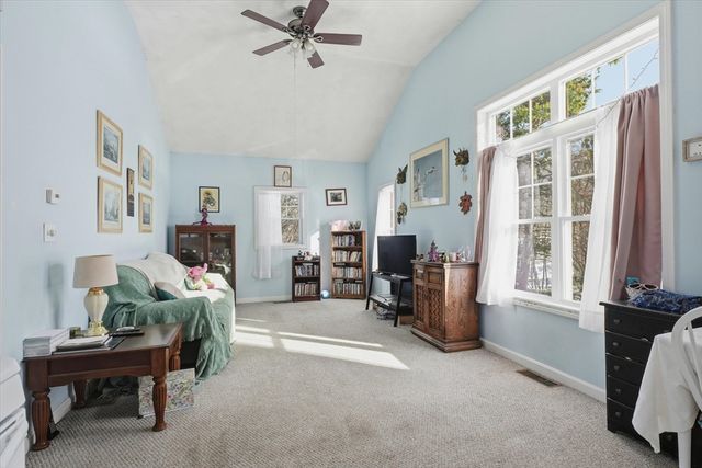 36 King St, Groveland, MA 01834