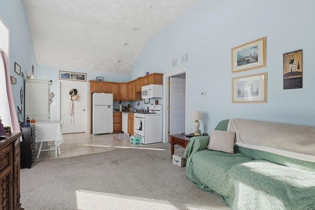 36 King St, Groveland, MA 01834