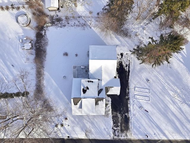 36 King St, Groveland, MA 01834