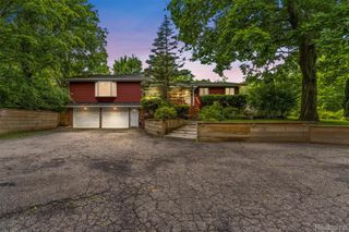 7313 River Road, Flushing Charter Township, MI 48433