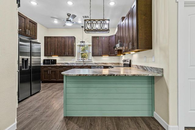 646 County Road 2100 N, Crockett, TX 75835