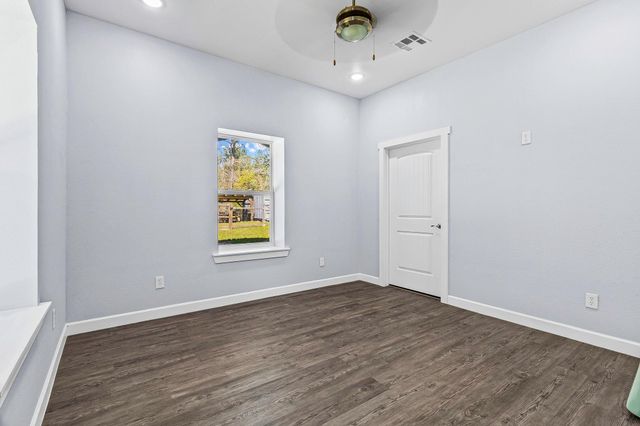 646 County Road 2100 N, Crockett, TX 75835