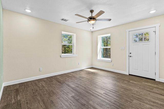 646 County Road 2100 N, Crockett, TX 75835