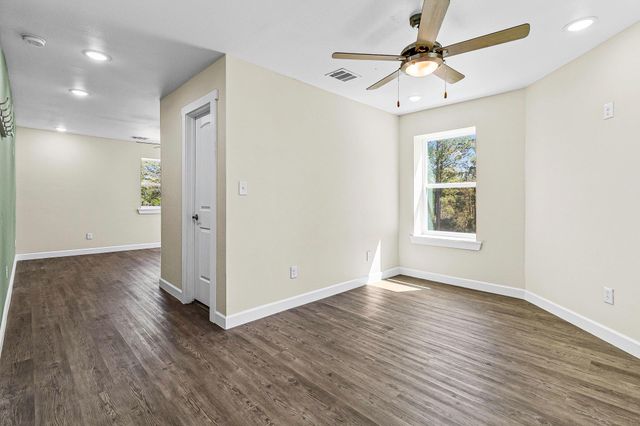 646 County Road 2100 N, Crockett, TX 75835