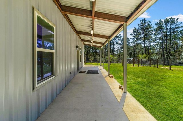 646 County Road 2100 N, Crockett, TX 75835