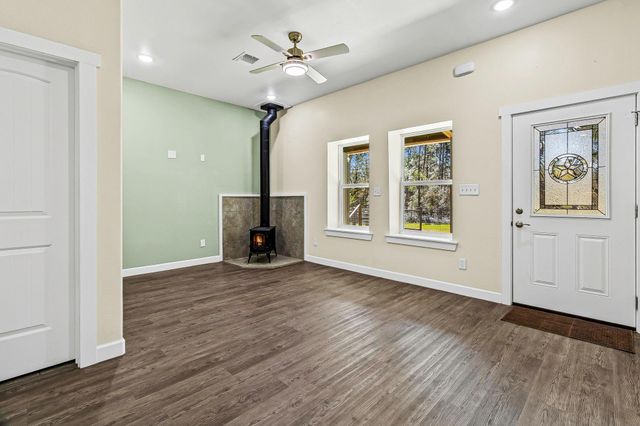 646 County Road 2100 N, Crockett, TX 75835