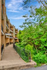 8616 W 95th Place 307, Hickory Hills, IL 60457