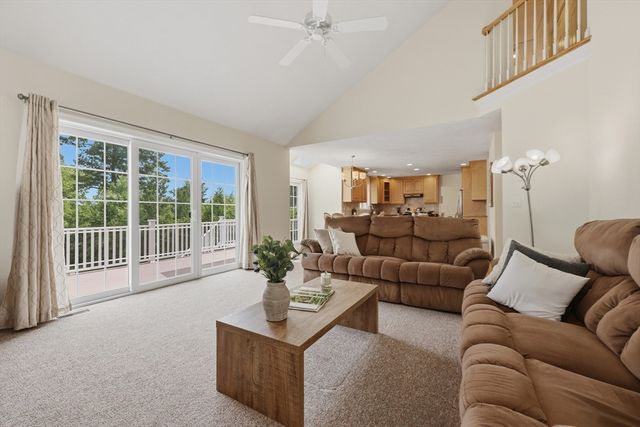 8 Victoria Circle, Shrewsbury, MA 01545