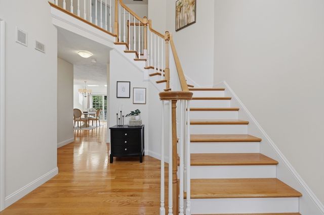 8 Victoria Circle, Shrewsbury, MA 01545