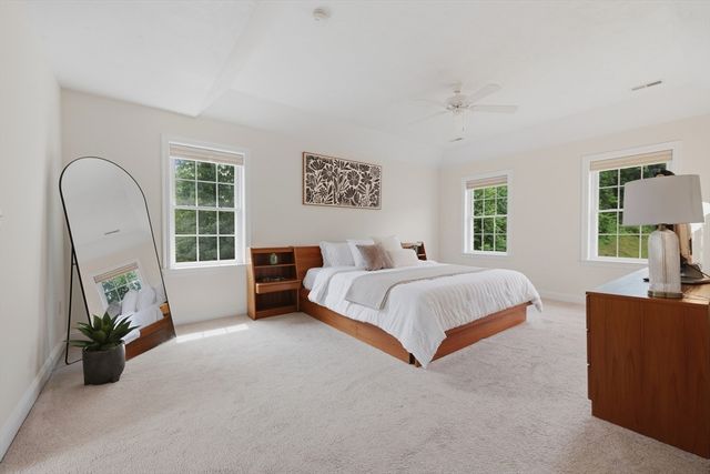 8 Victoria Circle, Shrewsbury, MA 01545
