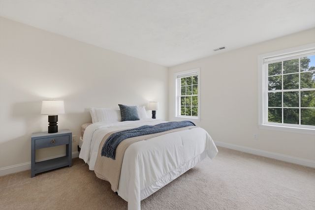 8 Victoria Circle, Shrewsbury, MA 01545