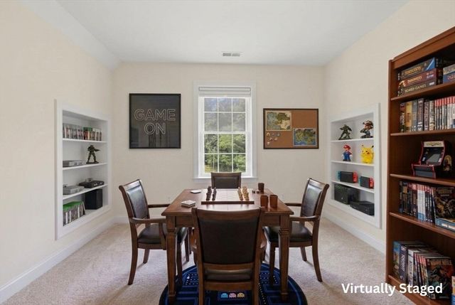 8 Victoria Circle, Shrewsbury, MA 01545