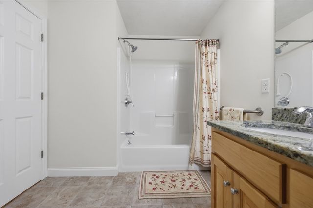 8 Victoria Circle, Shrewsbury, MA 01545