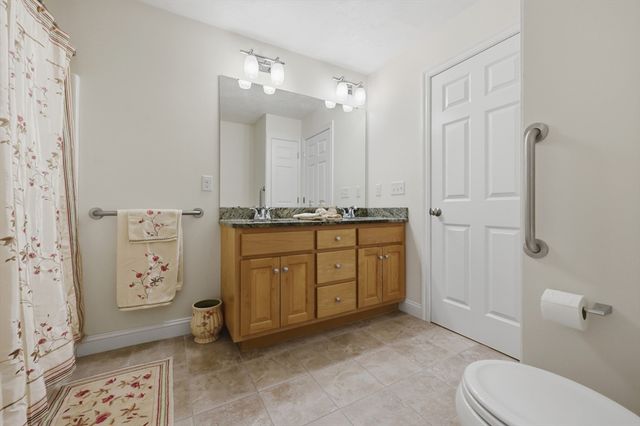 8 Victoria Circle, Shrewsbury, MA 01545